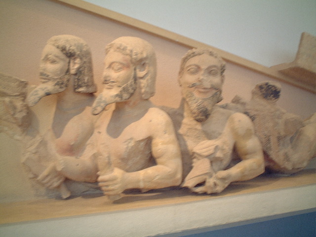 Same frieze, but BLURRY!